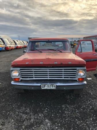FORD F100 PICK UP